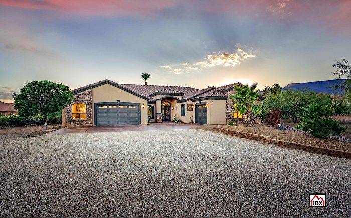 955 House Mountain Cottonwood Luxury Homes - In Escrow Sheri Sperry 928.274.7355 - Brought buyers
