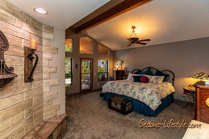 West Sedona STR Capable New Listing - call Sheri Sperry 928-274-7355 for details - 3 BD 2 BA