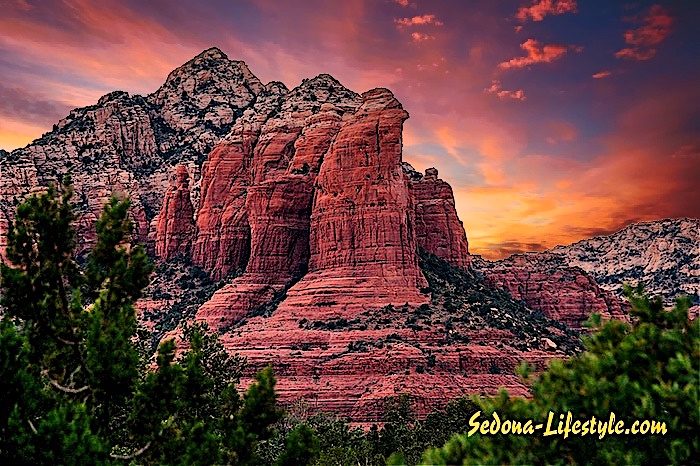 monsoon, twilight, soldiers pass, west sedona, coffeepot rock, red rocks, cottages at coffeepot, 