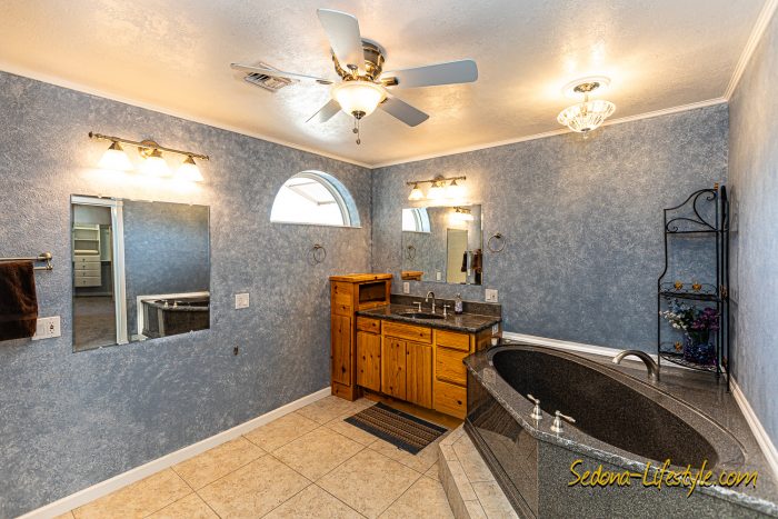 Ensuite. - oversize Tub with separate shower - Call Sheri Sperry @ 928.274.7355 for all your real estate needs.