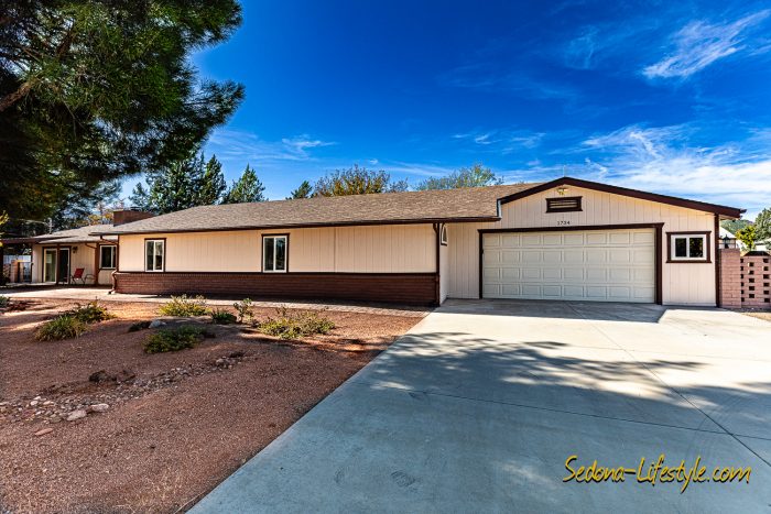 Single level with attached 2 car garage - Call Sheri Sperry at 928.274.7355 for all your real estate needs