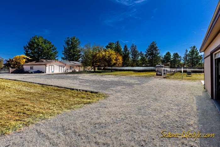 Automatic sprinkler system , multiple fencing - ample parking - with 2 RV stations