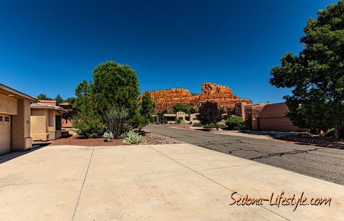 3 car driveway views to Castle Rock - Call Sheri Sperry at 928.274.7355 for details