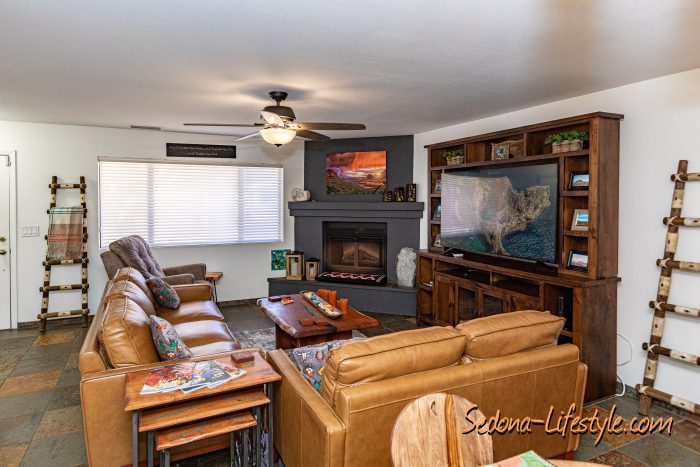 For Sale - 155 S Canyon Diablo #6, Village of Oak Creek - Call Sheri Sperry Coldwell Banker Realty at 928.274.7355 for more info. Great Room
