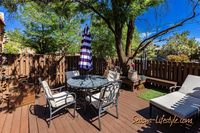 For Sale - 155 S Canyon Diablo #6, Village of Oak Creek - Call Sheri Sperry Coldwell Banker Realty at 928.274.7355 for more info. Great Room