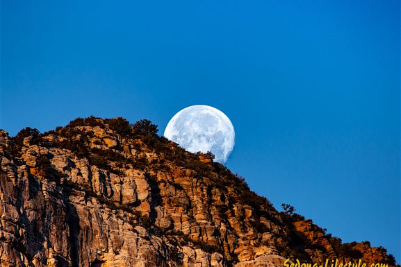 Cold Moon Setting on Thunder Mountain….Sedona Arizona