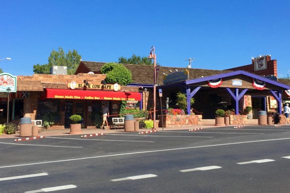 The Charm of “Uptown” Sedona and the Restaurants!